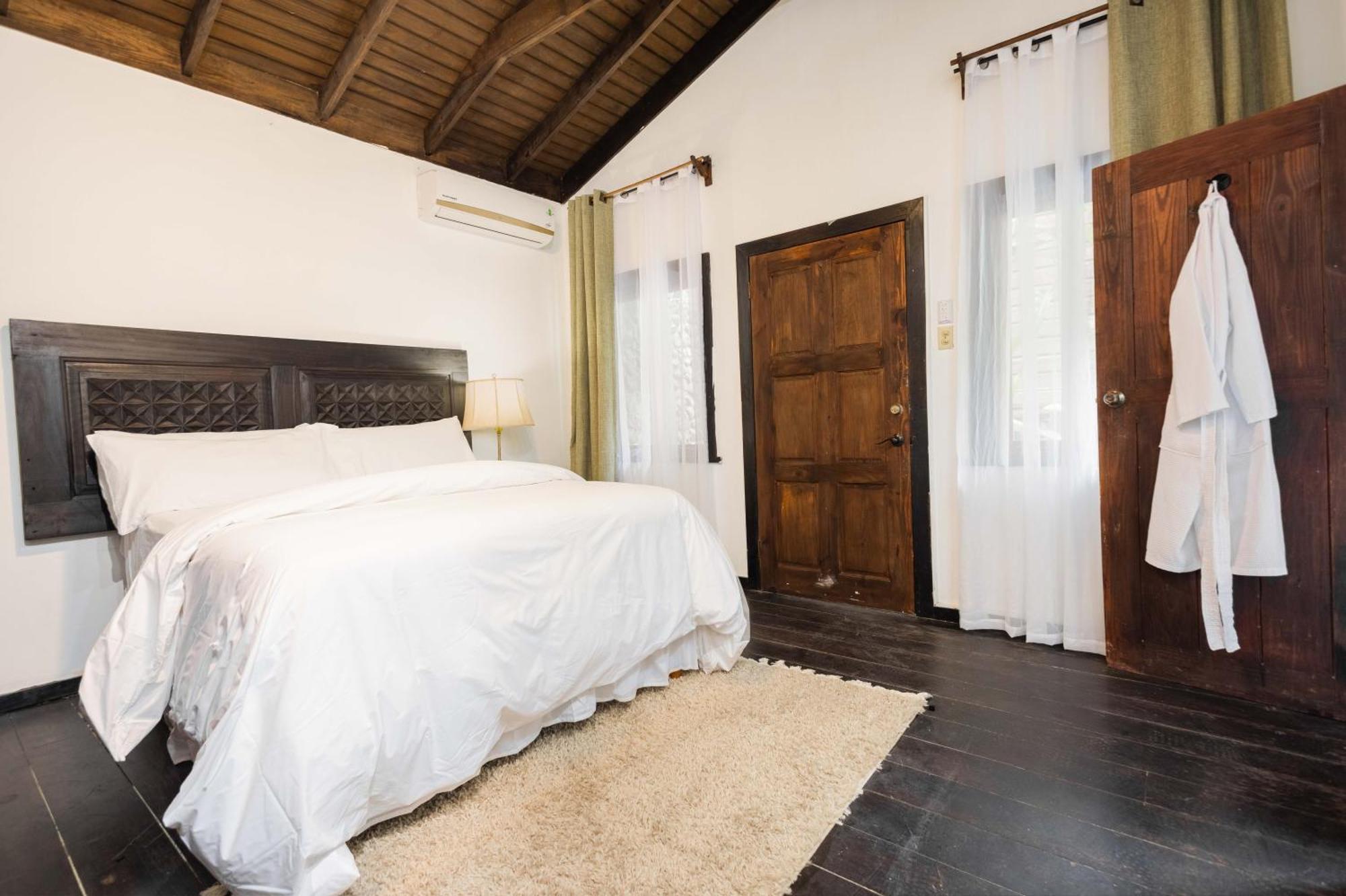Serendipity Holistic Resort Spa Kingston Ngoại thất bức ảnh