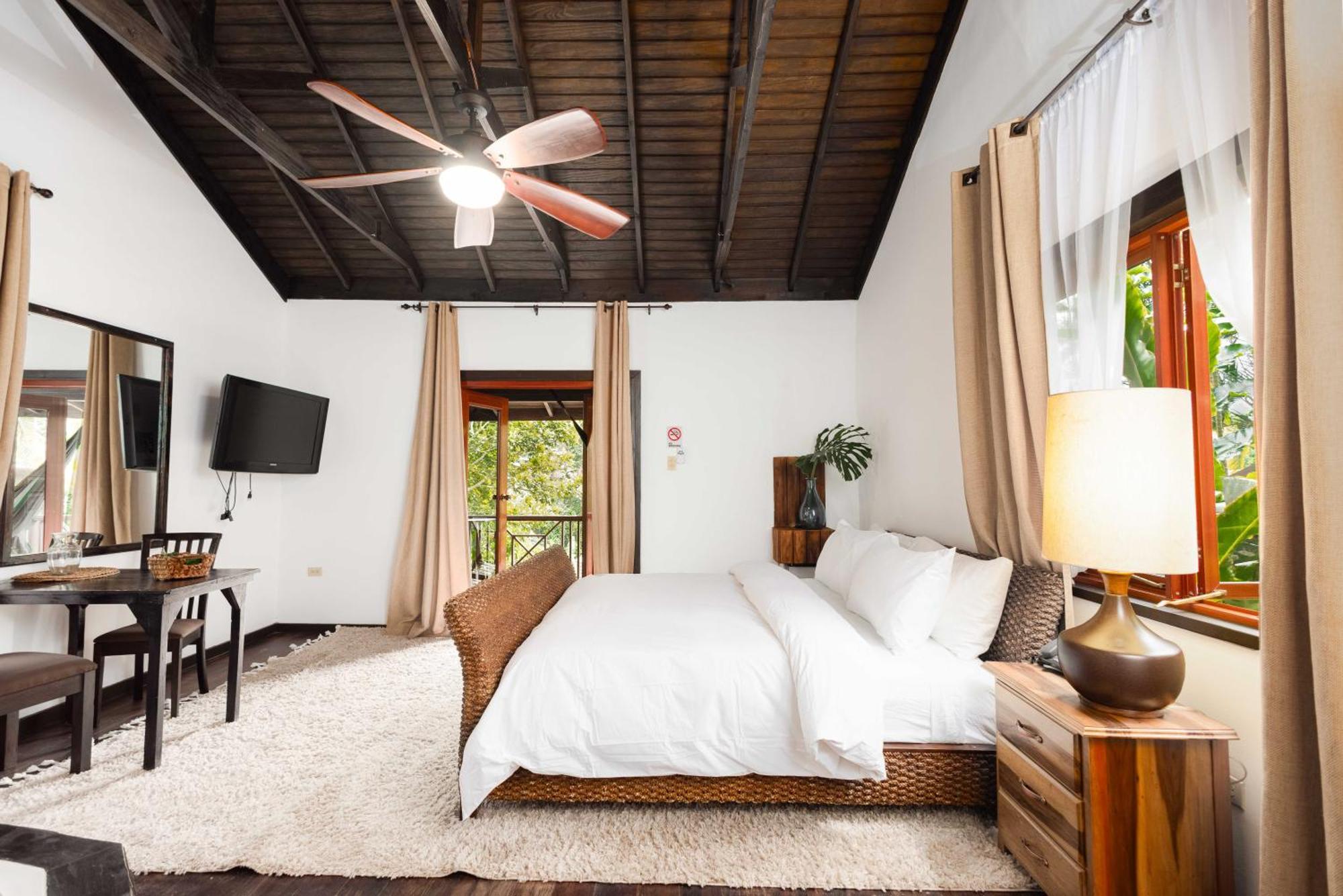 Serendipity Holistic Resort Spa Kingston Ngoại thất bức ảnh
