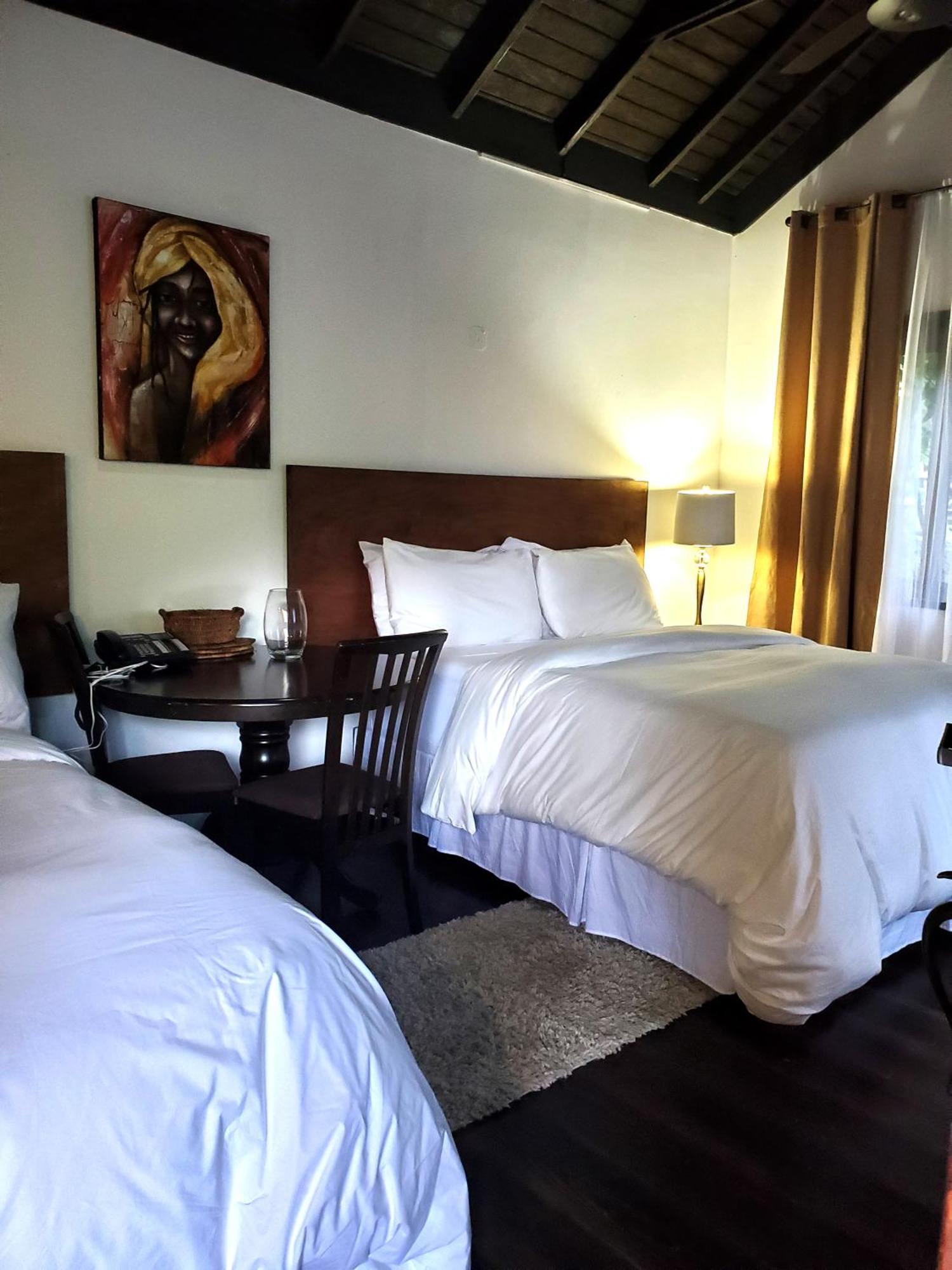 Serendipity Holistic Resort Spa Kingston Ngoại thất bức ảnh