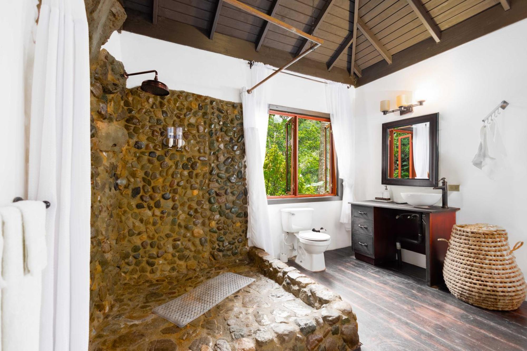 Serendipity Holistic Resort Spa Kingston Ngoại thất bức ảnh