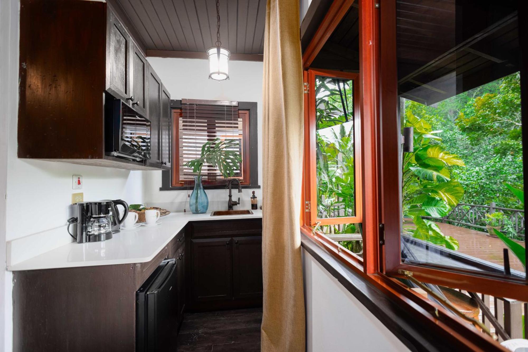 Serendipity Holistic Resort Spa Kingston Ngoại thất bức ảnh