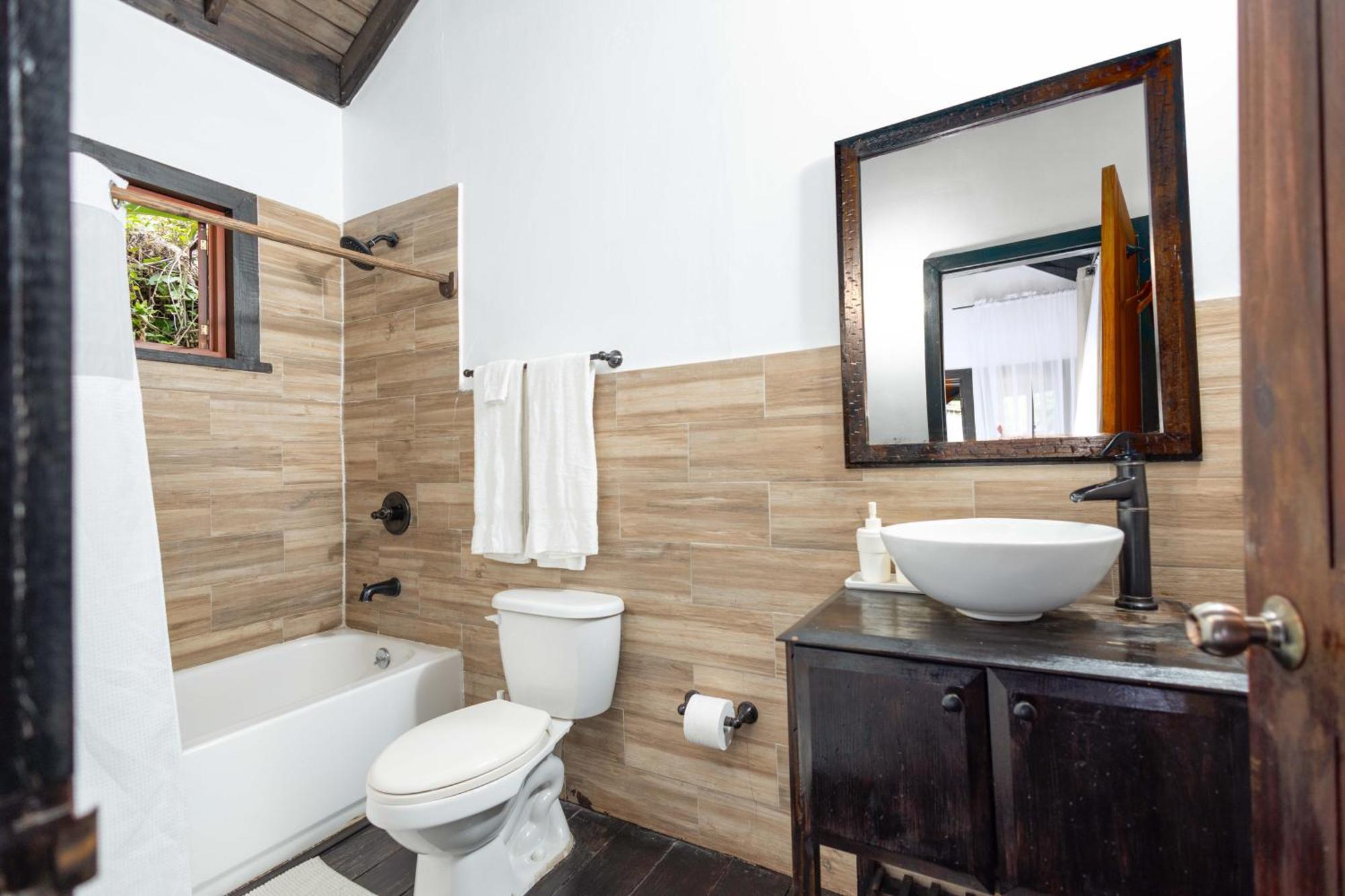 Serendipity Holistic Resort Spa Kingston Ngoại thất bức ảnh